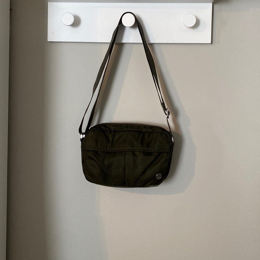 Lululemon Athleta purse/camera bag